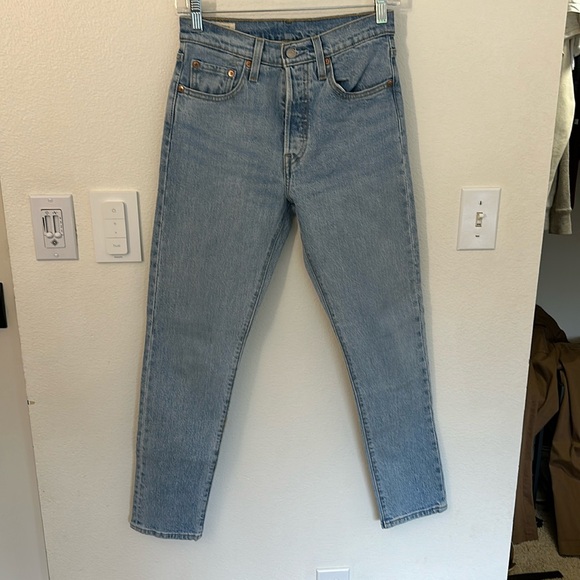 Levi’s 501 - Picture 1 of 4